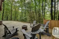 The Honey Pot- peaceful cabin -fireplace and deck