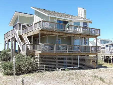 Oceanfront Pet Friendly, 4Br 3.5 BA Luggage/Baggage Lift Spectacular Views
