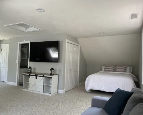 Quaint & Clean Cape Cod Loft Hotéis em Bourne