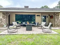 Lakefront retreat, perfect for Alabama or Mississippi State games.