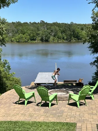 Trinity River Front home with gorgeous views! Pet Friendly