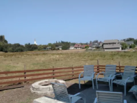 The Library Suite with over 3000 books707) 786-7014 Hoteles en Ferndale