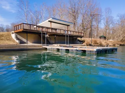 Luxury Getaway on The Potomac Hotels in 