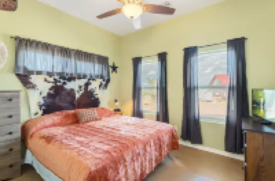 Experience the Wild West in Style: Unforgettable Getaway in Tombstone, Arizona!!