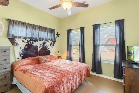 Experience the Wild West in Style: Unforgettable Getaway in Tombstone, Arizona!!