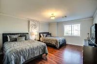 Vacation Ready 4 Bed/3 Bath with a Heated Pool & Spa