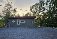 2 bd 2bth, Thomas, WV, near Canaan and Davis, WV skiing, trails, State Parks Hotels in Thomas