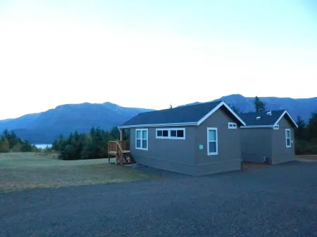 Mt Defiance Cabin with Columbia River View