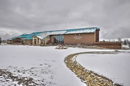 Nicely Renovated Two Bedroom 2 Bath Condo with Lake and Mountain Views!