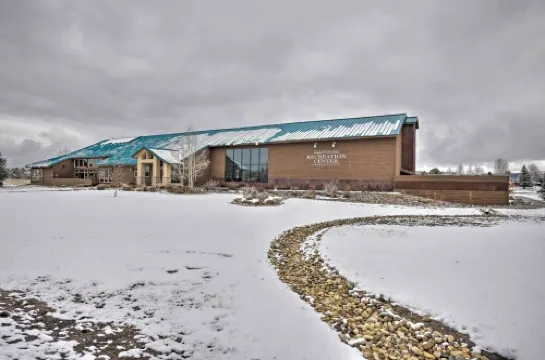 Nicely Renovated Two Bedroom Two Bath Condo with Lake and Mountain Views!