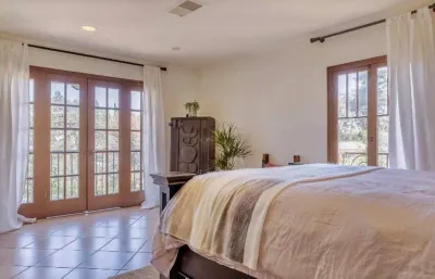 Hollywood Hills Designer Villa/Duplex with Authentic Charm