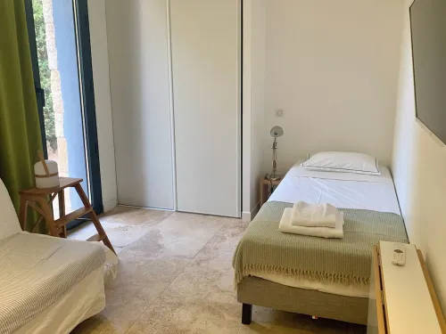 Facing the sea, 30 m from the beach, luxury villa, air-conditioned