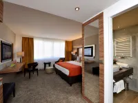 Best Western Plus Delta Park Hotel Hotels near Maimarkt