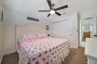 Cozy Getaway with pool and minutes to the beach!!!