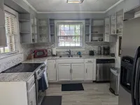 Spacious Country Comfy Living in Yadkin Valley Wineries, Askew Winery, Downtown! 에드워즈 호텔