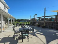 Eureka Springs/Branson Zoo Safari Park House, huge pool, Sleeps 11 on 4 acres