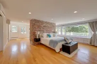 Cape Home w/Oceanview, Roof Deck Pool & Hot Tub