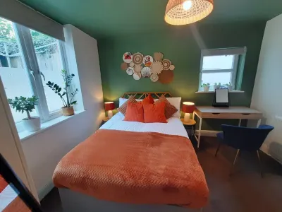 Cosy Peacehaven. Free on Site Parking! Pet Friendly!