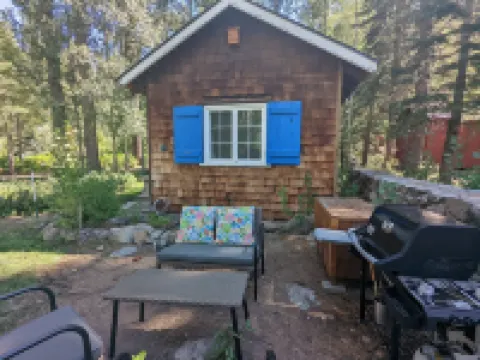 Riverfront Cottage 5 Minutes from Palisades Tahoe 10 minutes to Lake Tahoe Hoteles en Squaw Valley