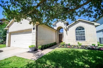 Cozy Home in Richmond TX Hotels near Cinco Ranch II Pavillion and Park at Spring Lake