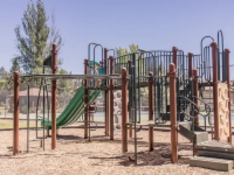 Gorgeous Tahoe Condo/Pools/Hot Tub/Tennis/ 1/2 Mile to Beach! Hotels in Dollar Point