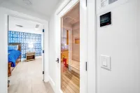 Waterfront Gem! Heated Pool+HotTub! Close 2 Beach!