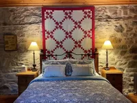 Homely Cottage nestled in the award-winning Heritage Garden