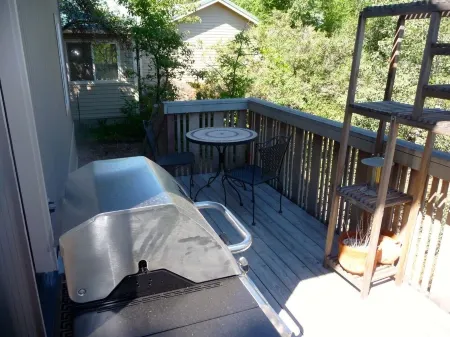 Stay In The Heart Of Bend, Walk Everywhere! Отели рядом с достопримечательностью «Государственный университет Орегон в Каскейдс»