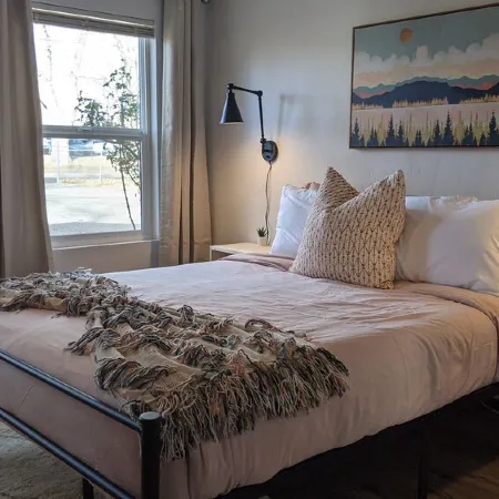 Whipple Vacay: Centrally located, walking distance to Yavapai medical center.