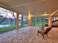 Spacious and Beautiful Riverfront Home!