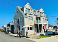 "Lighthouse" - Ocean Views - Walk to Beaches - 4B, 3.5Ba - Scituate Harbor Hotels near The Root