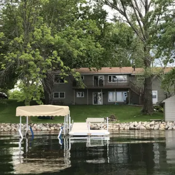 Sandy Beach, Level Lot, 4Br 2BA, 110' Shore, 2-Miles to Alexandria-License #1802