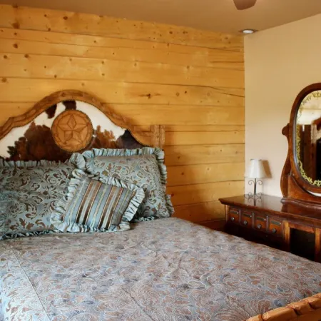 Beautiful, Serene Log Cabin Lodge