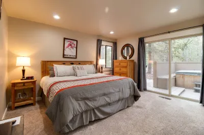 #2 Lark Lane, Lark Retreat, Near Fort Rock Park, 12 SHARC passes, Sauna