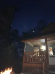 Cozy mountainside cabin, seasonal views of Mt. Leconte & minutes from Dollywood.