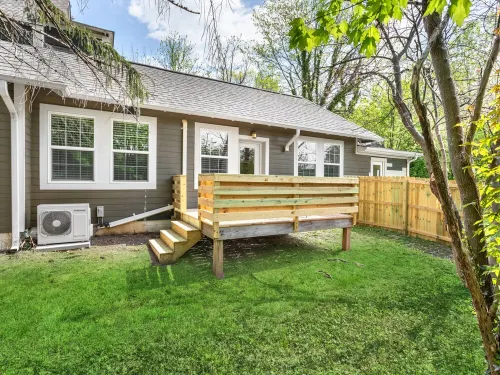 Spacious 1 Bedroom Apt! Pet friendly with Private fenced in back yard and deck!
