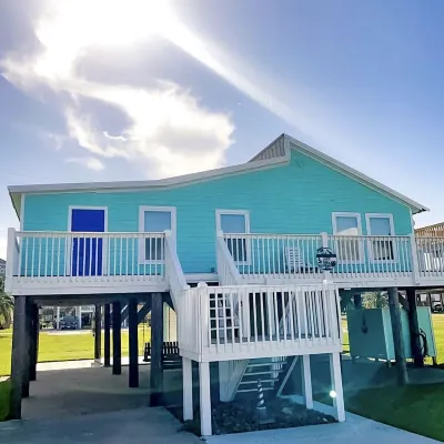 Adorable Beach house--2min walk to Beach!🏝 마이 해피 플레이스 RV 캠프 주변 호텔