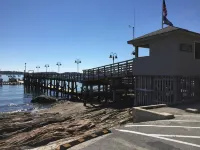 Falmouth Waterfront Carriage House Apt