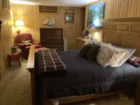 Hooties Birch Port on the Beautiful Eau Claire chain of lakes Các khách sạn ở Barnes