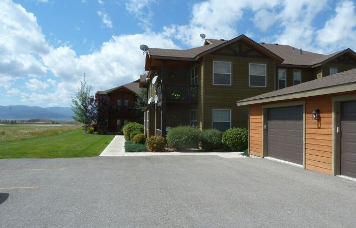 3 bed/2 bath condo, Grand Targhee/Jackson Hole skiing, Yellowstone home base