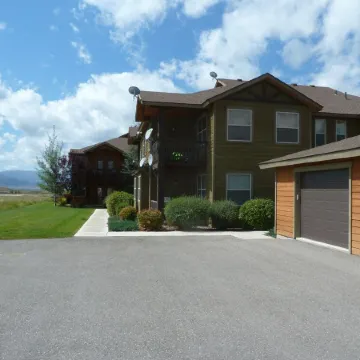 3 bed/2 bath condo, Grand Targhee/Jackson Hole skiing, Yellowstone home base