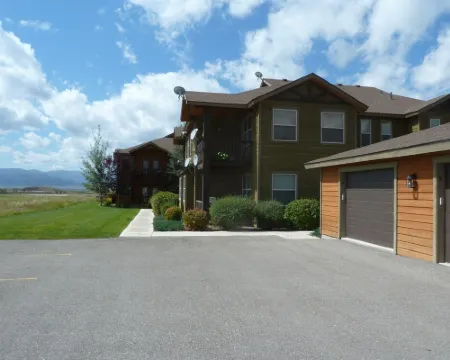 3 bed/2 bath condo, Grand Targhee/Jackson Hole skiing, Yellowstone home base Hotels in Driggs