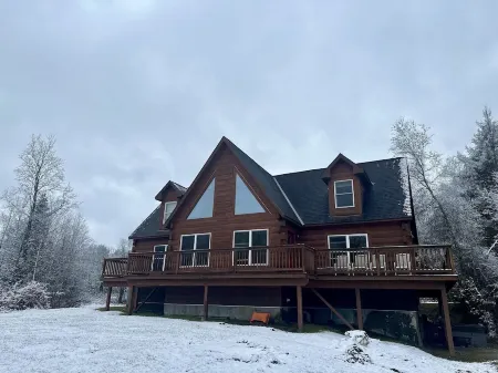 Log Home# w/ Incomparable Peace, Serenity, Privacy And The First Class Amenities