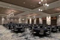 DoubleTree by Hilton Battle Creek Hotels in Battle Creek