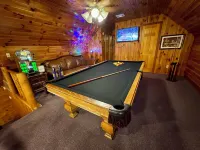 The Cabin at Caddo Crossing - for the vibe of an old-time lodge on the bayou! - Homestays