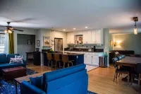 Family Home Near Bidwell Park Hotels in Chico