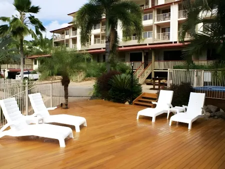 at Boathaven Bay Holiday Apartments Отели в г. Фламетри