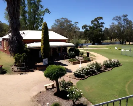 Town & Country Motor Inn Hotels in Forbes