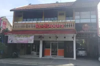 RedDoorz Syariah near Exit Toll Ngemplak Solo Hotel di Colomadu