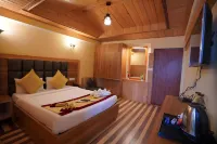Udaan Tashi Gakhil Resort - balcony